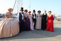 1800-talsborger-i-opstilling-paa-havnen-f.-HH-scaled