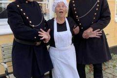 Panserbasserne-arrasterer-stuepige